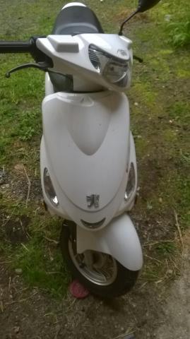Scooter peugeot vclic blanc