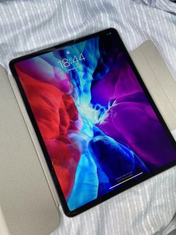 IPad Pro 2020 256go gris sidéral