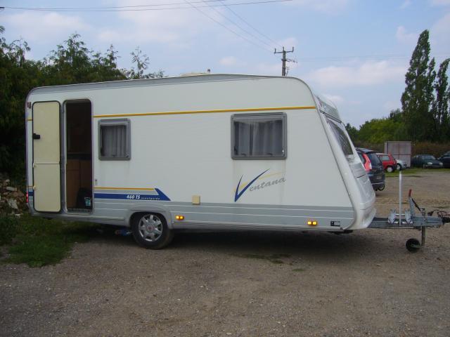 Caravane Burstner 460 Ts ventana
