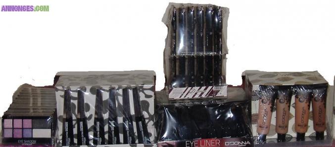 Lot 60 maquillages ddonna neufs sous blister