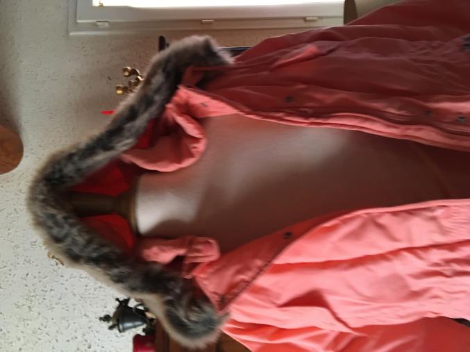 Vend parka neuve taille14ans