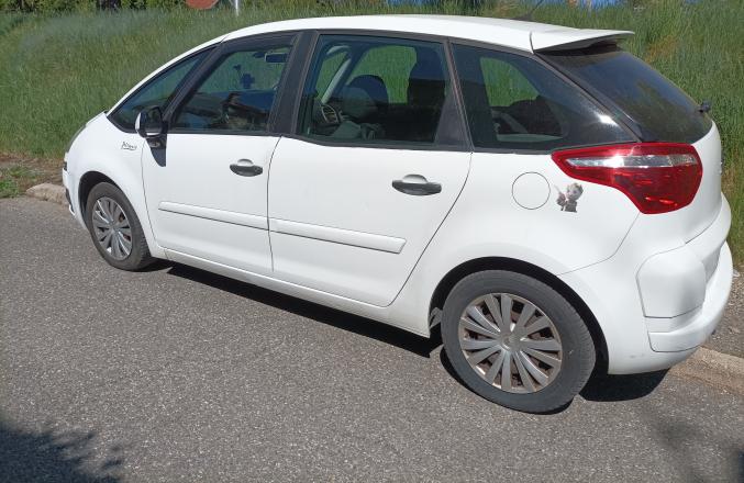 Citroën C4 Picasso 1.6 HDI 110 CV Année 2011 tbe Mécanique , carrosserie Moyenne échange possible utilitaire ou autre