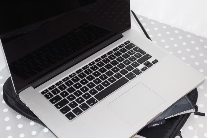 Macbook pro 17 Ecran Mat i5 8go 500go config + gar