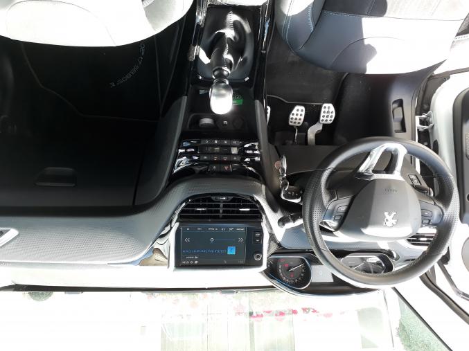 VENDS PEUGEOT 2008 HDI 120 CROSSWAY