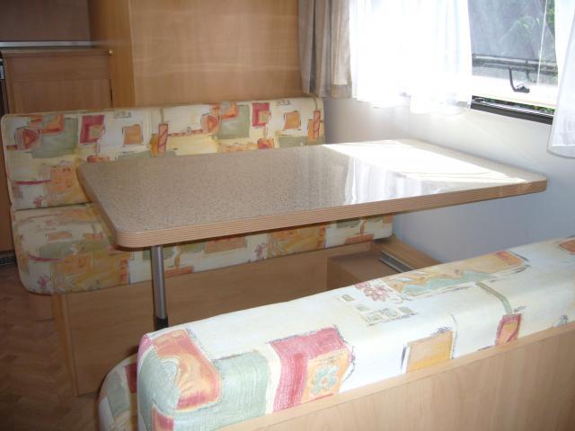 Caravane Burstner 460 Ts ventana