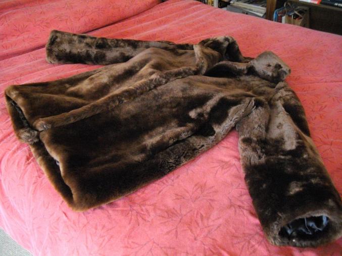 Manteau fourrure naturelle mouton doré