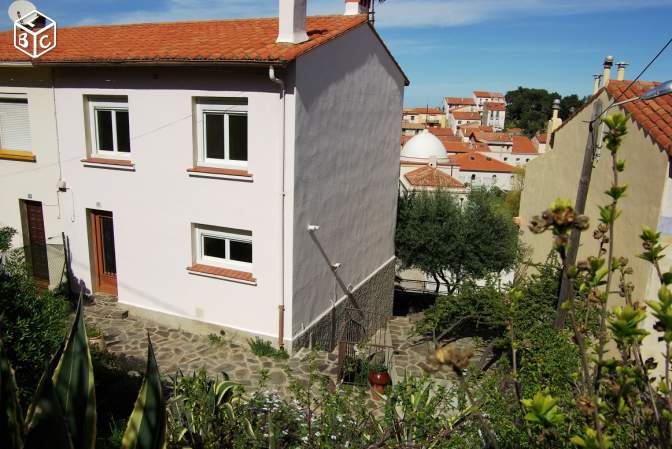 Maison de village 3 faces avec jardinà 100mdes commerces