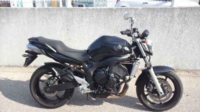 ROADSTER YAMAHA 600 FZ6 98cv DANS L'ETAT.