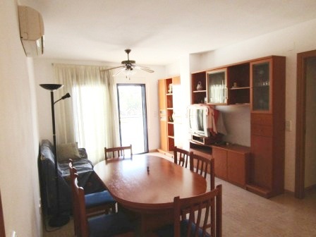 Proche plages commerces et port