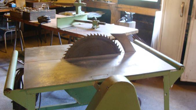 Vends     scie circulaire