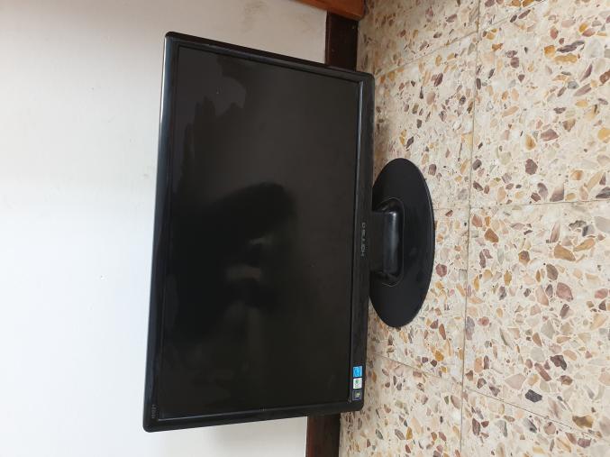 Ecran plat HANNS-G 21.5 POUCES