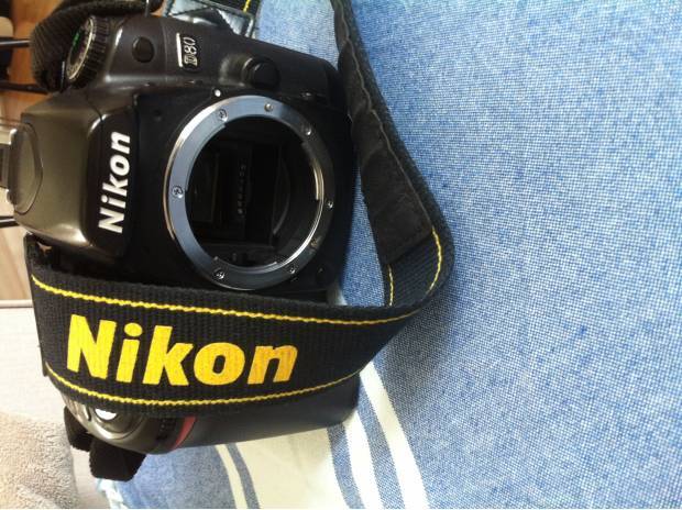 NIKON D80 Reflex 10.2 Mpix - Boîtier nu