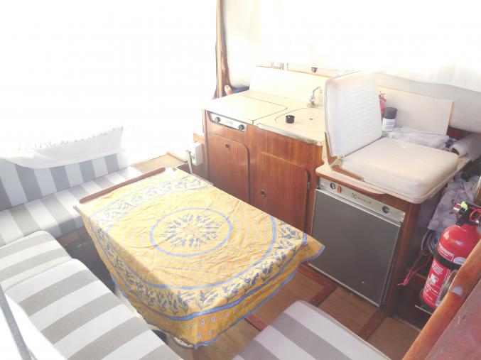 BATEAU A MOTEUR PECHE PROMENADE