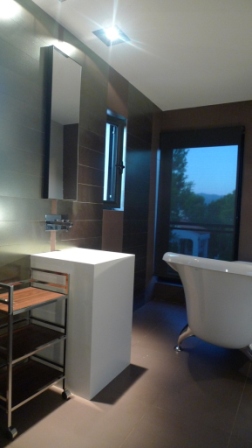 Villa contemporaine à cina minutes des plages et du port 