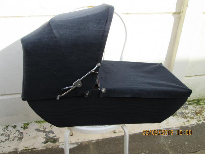 Ancien Landau Poupée