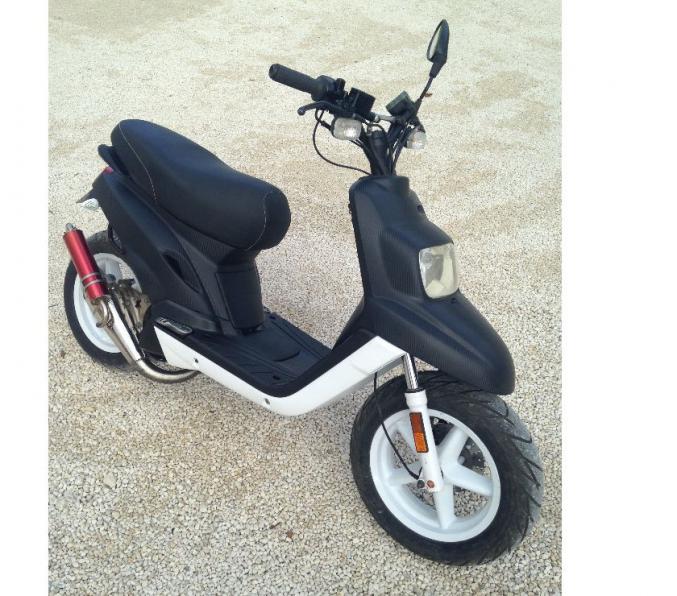 Scooter MBK/avec carte grise