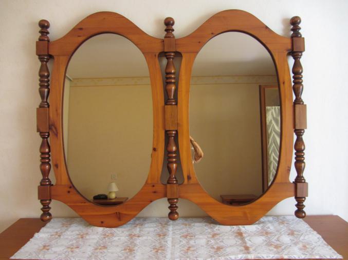 Commode et miroir assorti