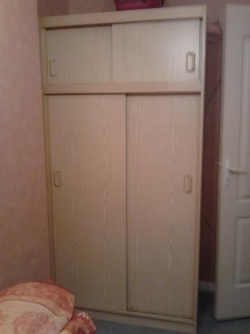 ARMOIRE ET TABLE DE NUIT