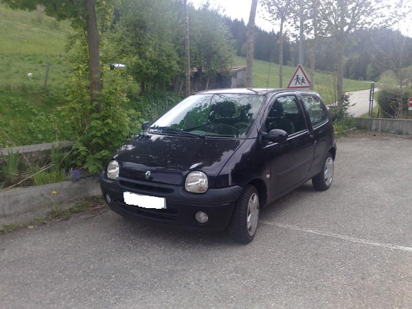 TRES BELLE A DONNER  RENAULT TWINGO  KENZO 2005 