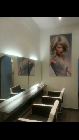SALON DE COIFFURE