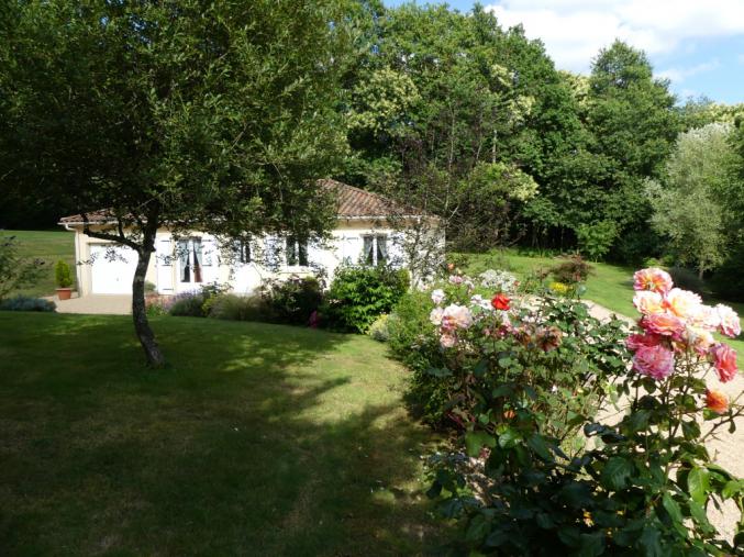 PERIGORD, PAVILLON NEUF GRAND CONFORT MEUBLÉ+PARC 3700m²