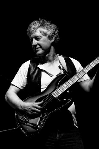 COURS PARTICULIERS DE BASSE, CHANT et FORMATION MUSICALE.