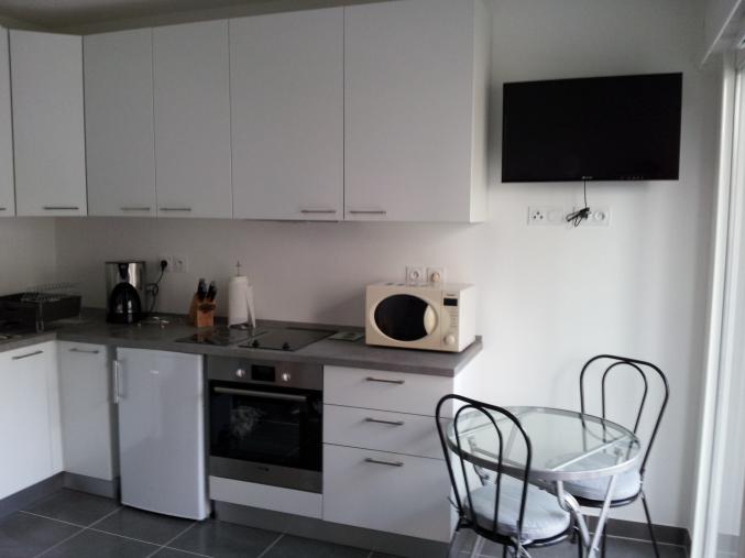 Studio meuble parking privatif