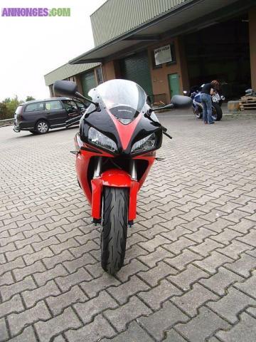 HONDA CBR 1000 RR