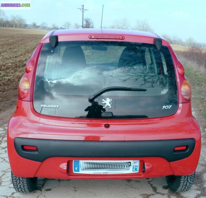 Peugeot 107 1.2 12v trend 5 porte couleur rouge