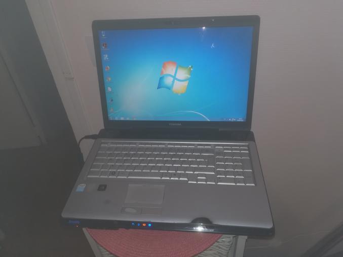Pc portable toshiba satellite P200