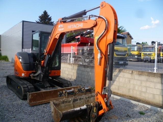 Mini pelle Hitachi Hauteur : 225 cm Longr : 210 cm