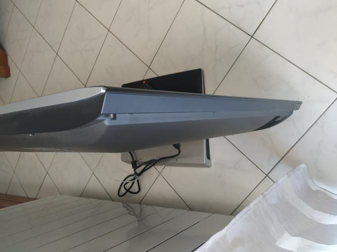 Télévision Panasonic 117 cm