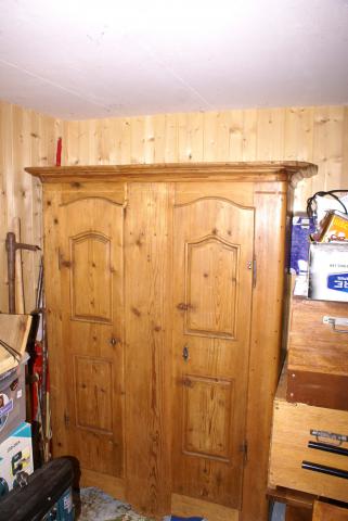 Armoire ancienne en bois
