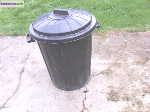 Poubelle plastique
