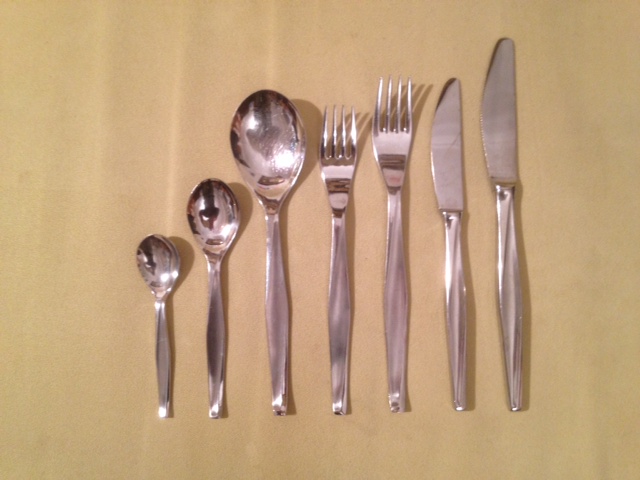 Lot de magnifiques couverts de table