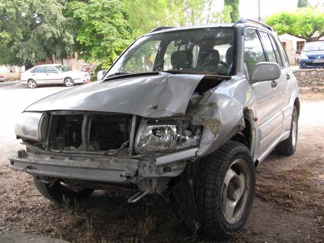 Suzuki grand vitara 4 portes accidenté