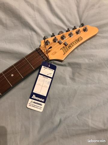 Guitare électrique IBANEZ AZES31 VM Vermilion