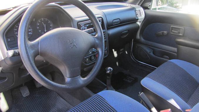 Peugeot 106 XND en l'état