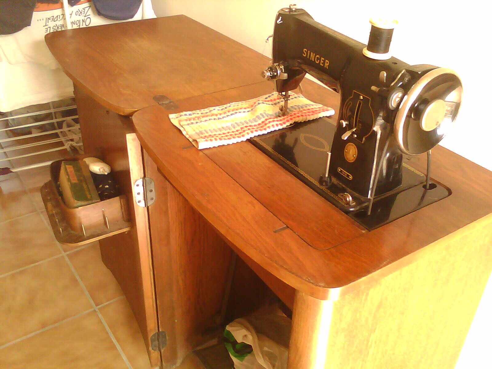 Machine à coudre SINGER 