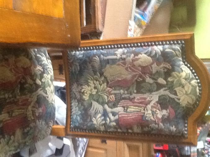 Table monastères plus sièges