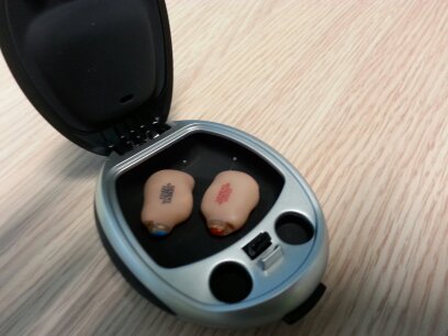 Appareil auditif surdité