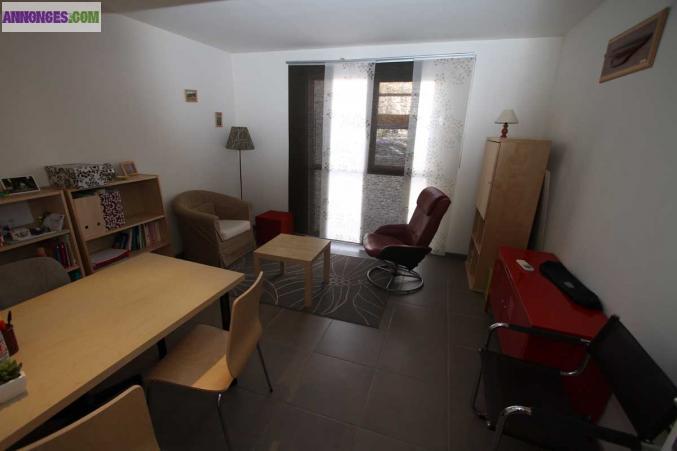 Aix Nord : 500 m CV : bureau pr prof médicale