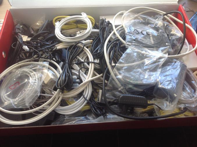 Câbles divers et Connectiques