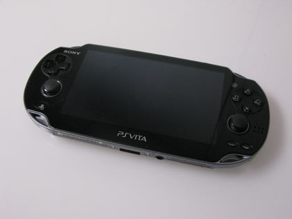 PS VITA WIFI + 11 JEUX