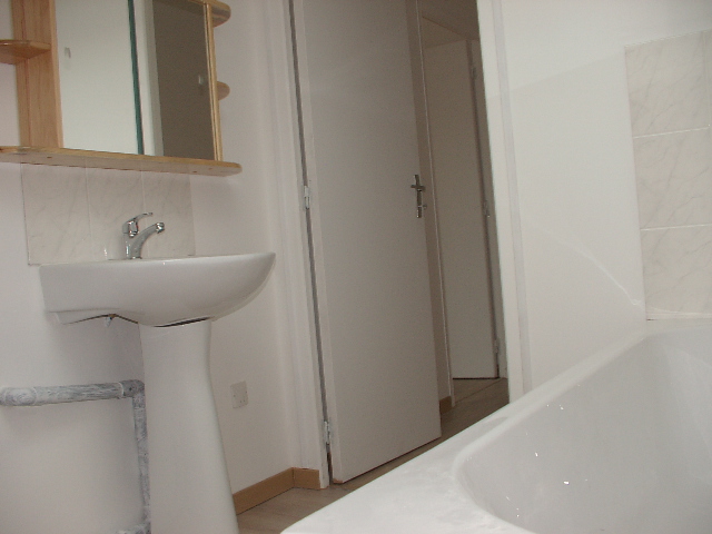 Appartement F2 duplex BREUILLET 60 M2