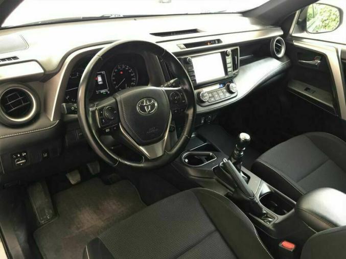 Toyota RAV4 2.0D-4D 143 CV 2WD NAVI