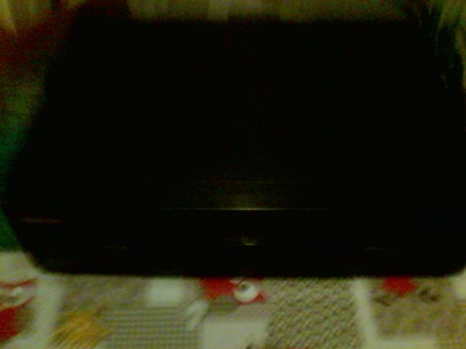  télévision portable et magnétphone cassette audio