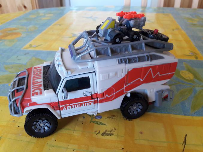 Robot Transformer ambulance