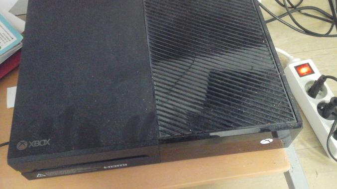 Xbox One + 1 manette + 10 jeux