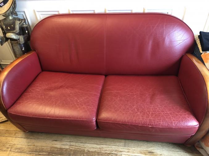 Canapé en cuir rouge